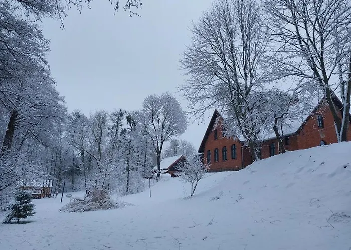 Czarna Jachta - Na Szlaku Legend - - - - - Pokoje Nad Jeziorem